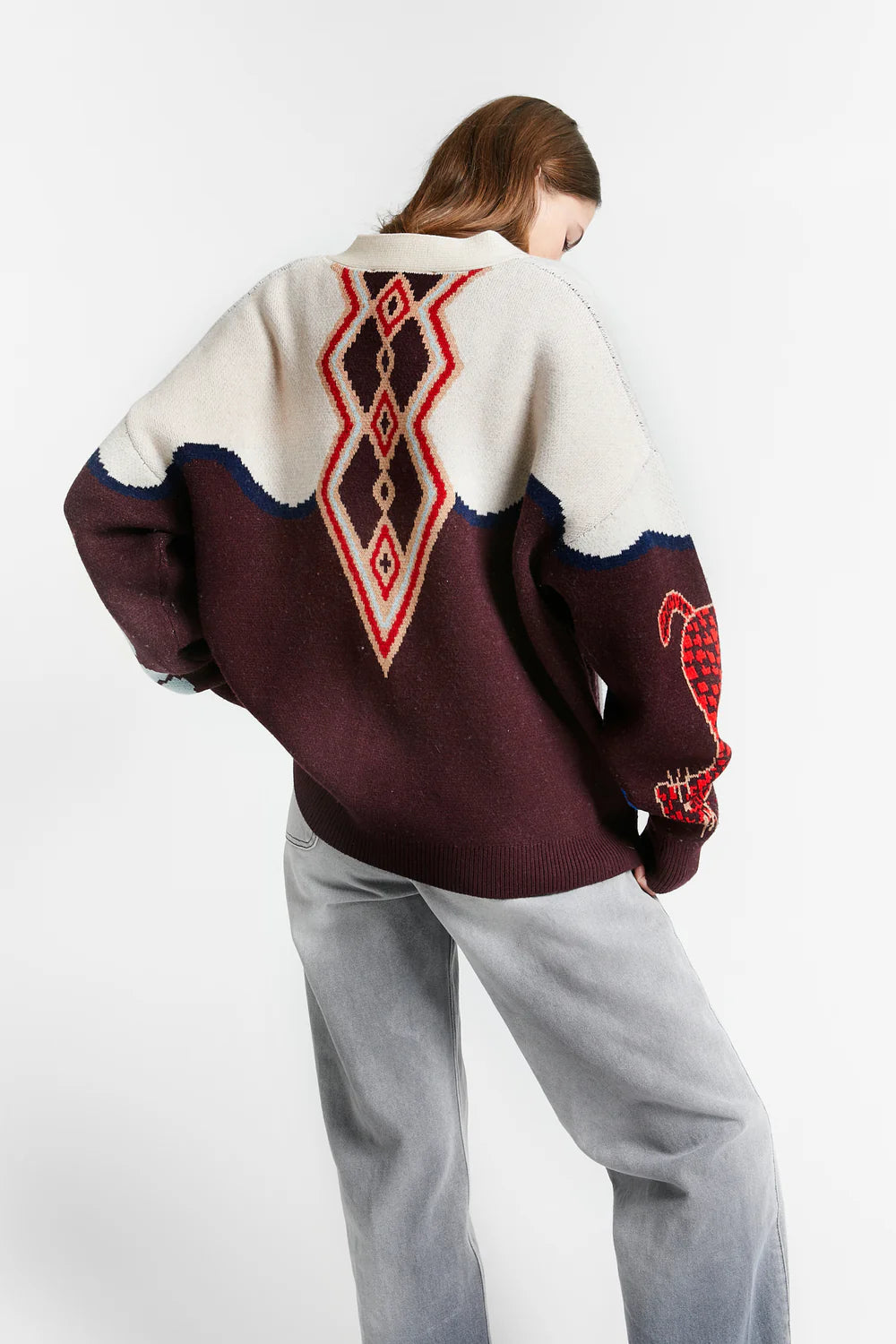 V-NECK GRAPHIC CARDIGAN