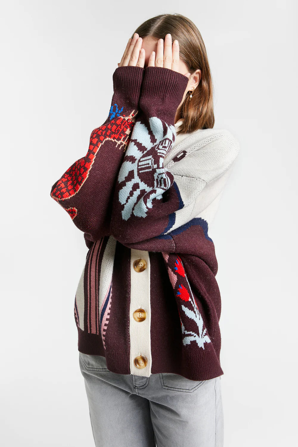 V-NECK GRAPHIC CARDIGAN