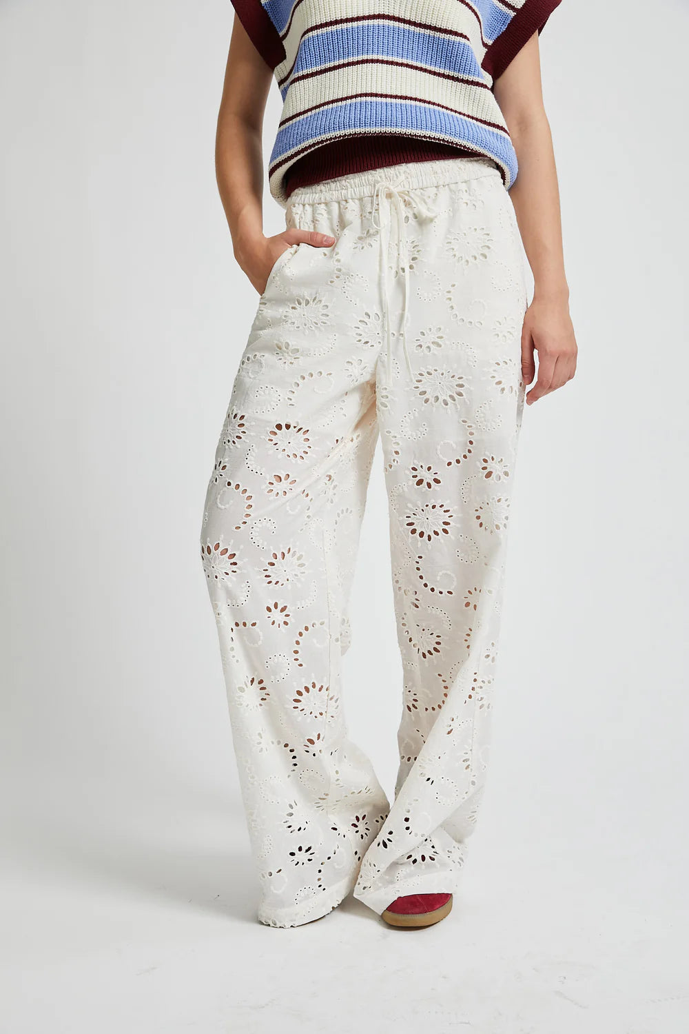 ENGLISH EMBROIDERY TROUSERS