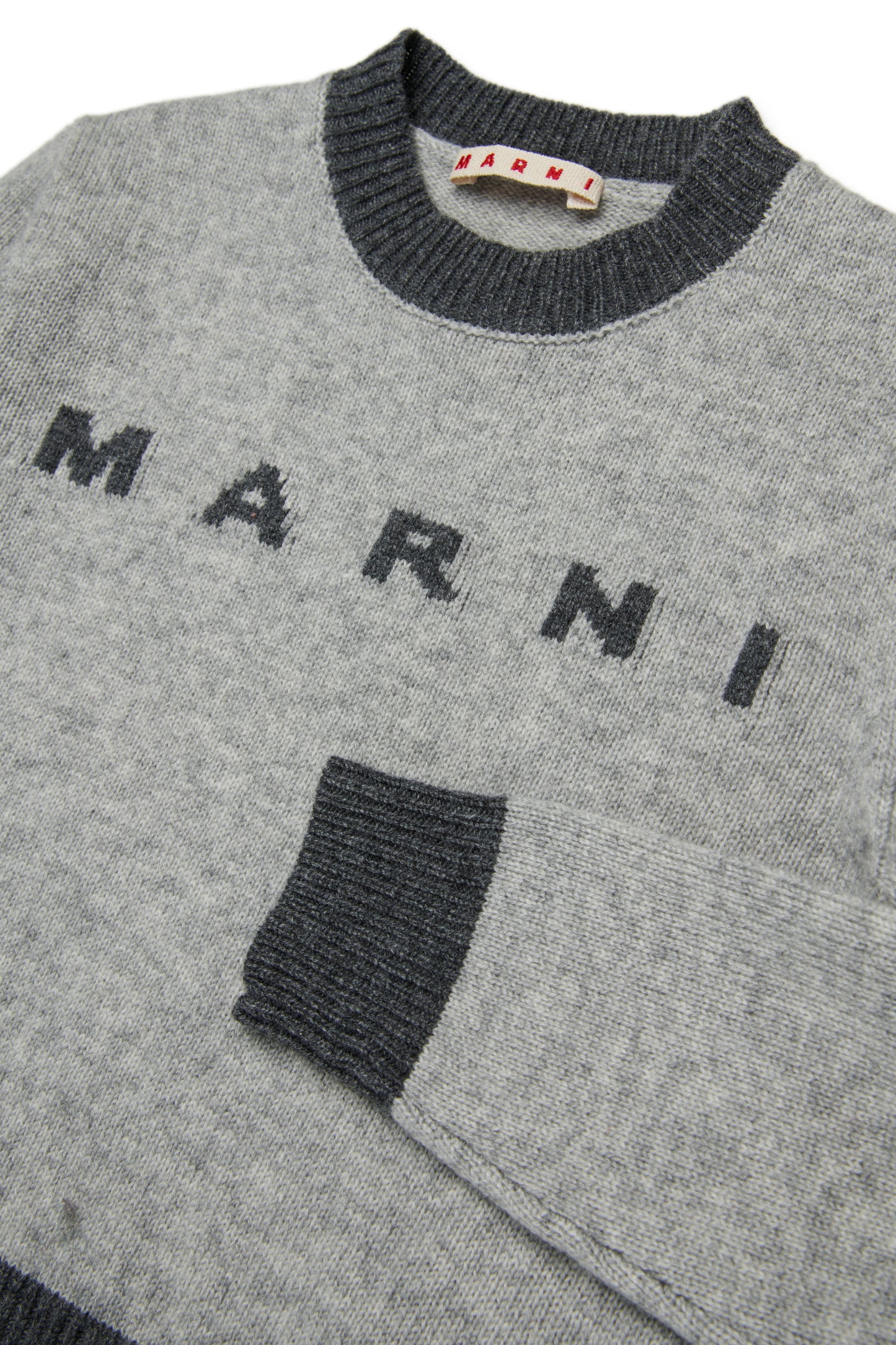 KNITWEAR