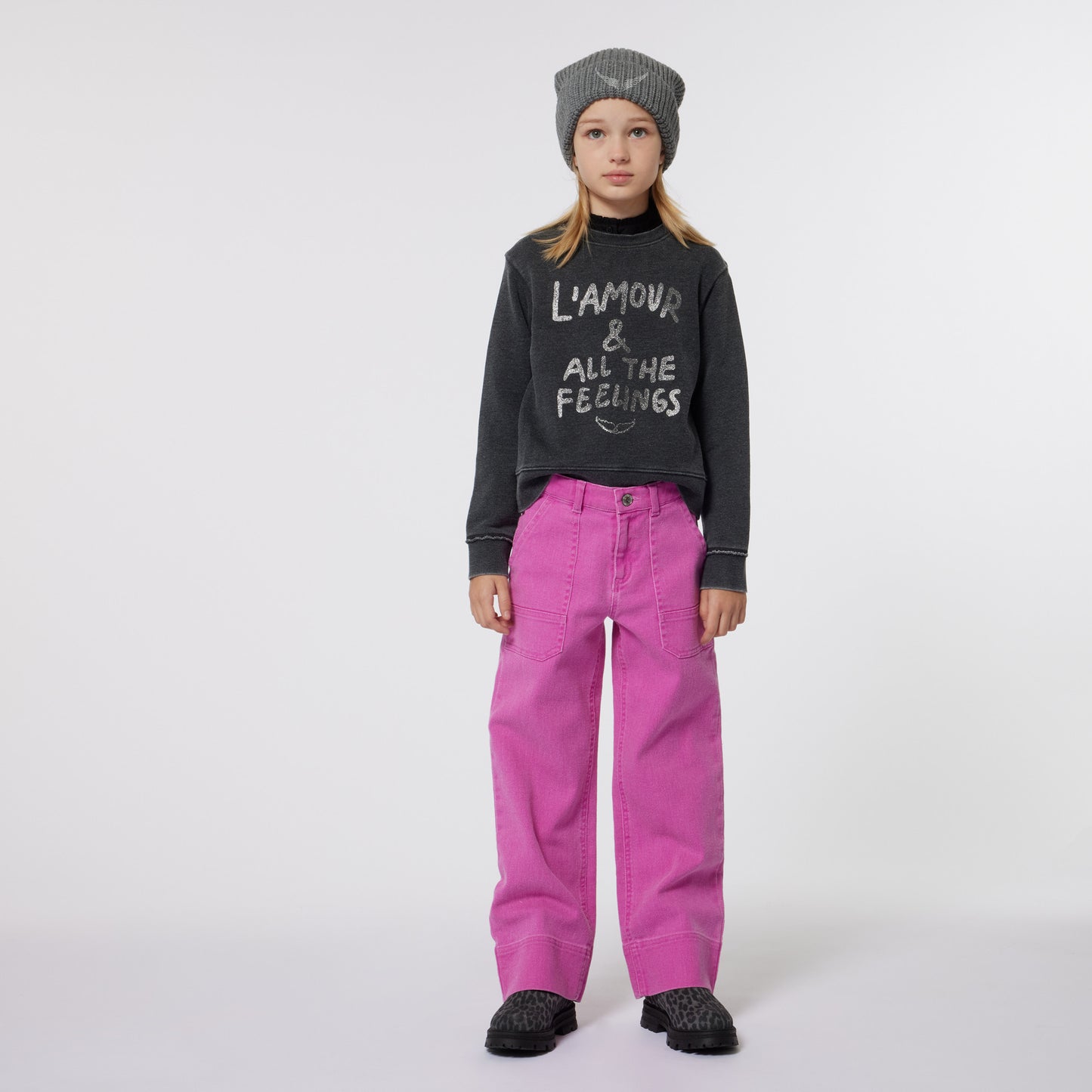SWEATSHIRT