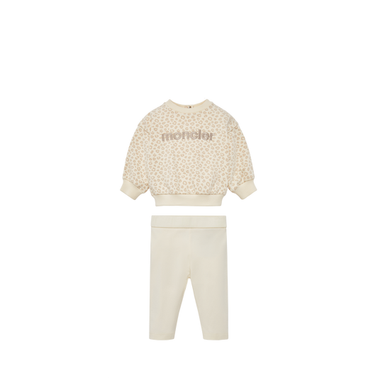 CLOTHING ENSAMBLE