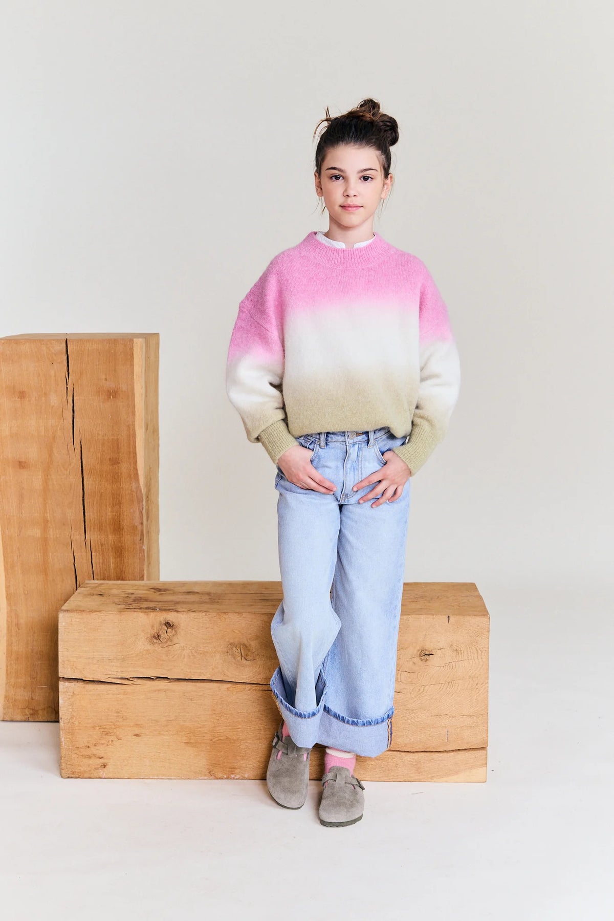 BRAND C-NECK DIP DYE
