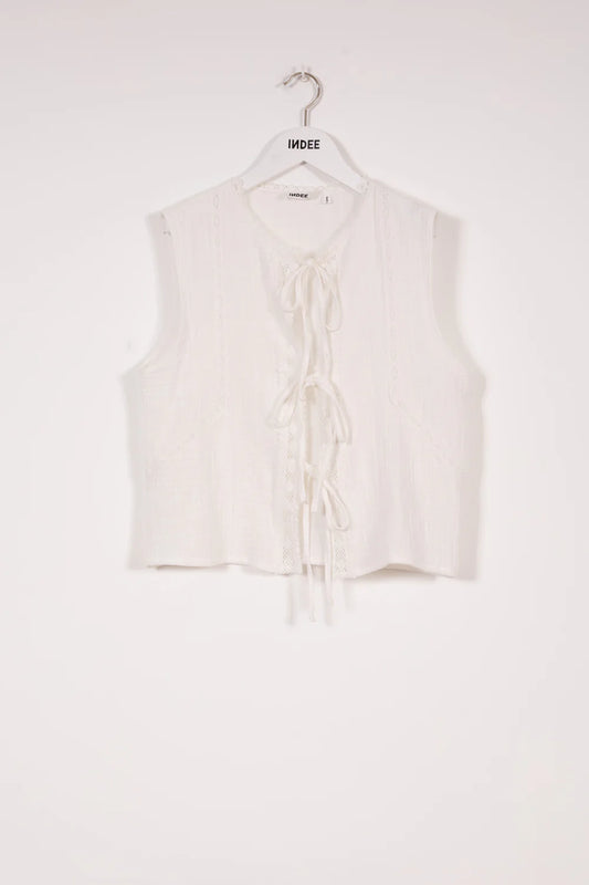 ROUNDED NECK TOP WITH LACE