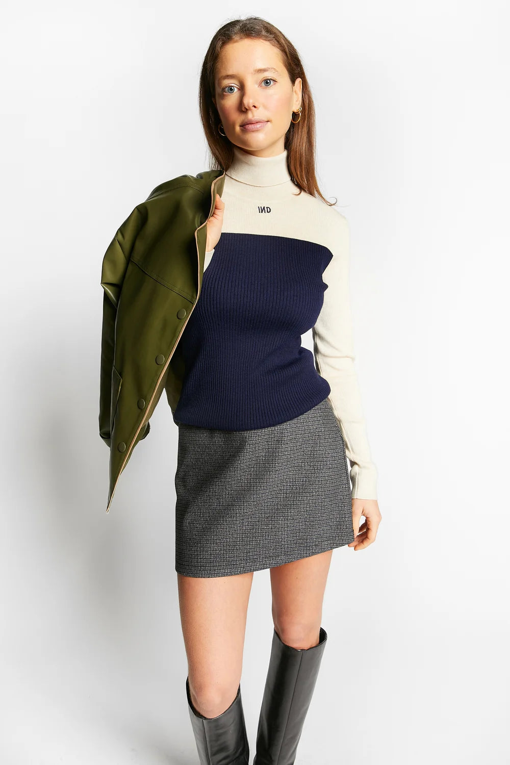 STRAIGHT LINE MINI SKIRT